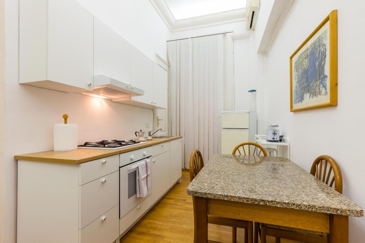 A Due Passi Dal Lungomare Di Mergellina By Wonderful Italy Apartment Naples Luaran gambar